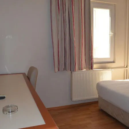 Otel Grand Milano 3*