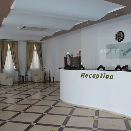 米兰大酒店 3* Ayvalı